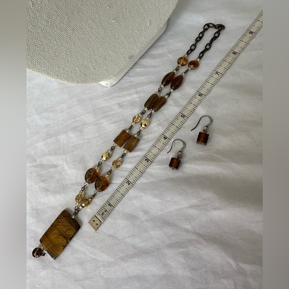 Set of neutral tone necklace and bracelet set - Picture 2 of 5